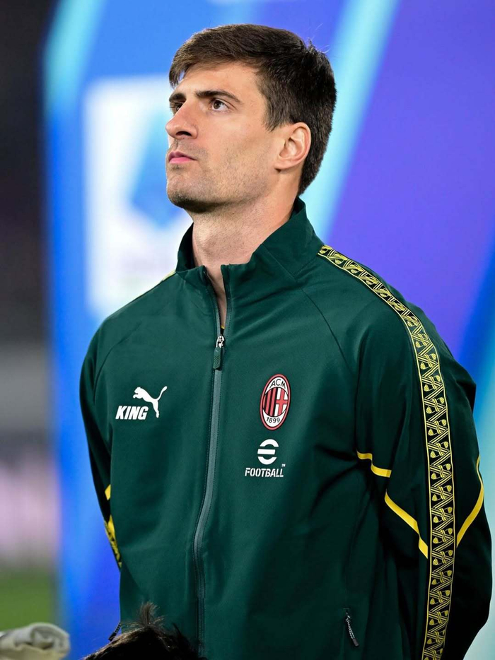 世界杯官方直播平台-加比亚手术成功感谢妻子俱乐部医疗团队|运动员发声|ac米兰|马佐尼|球迷|球队_新浪体育_新浪新闻