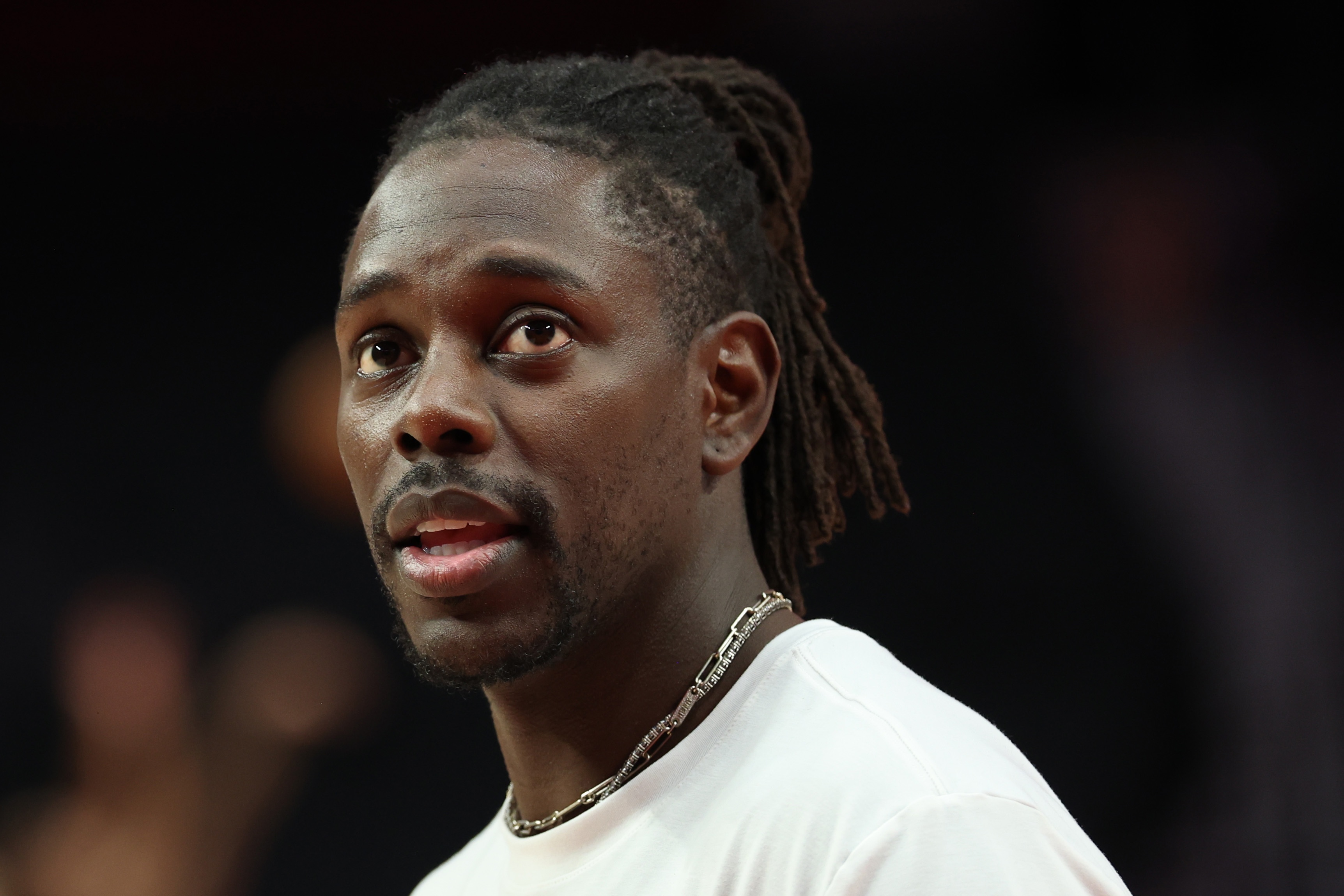 霍勒迪8记三分平个人生涯纪录 曾在23年三分12中8助雄鹿力擒绿军