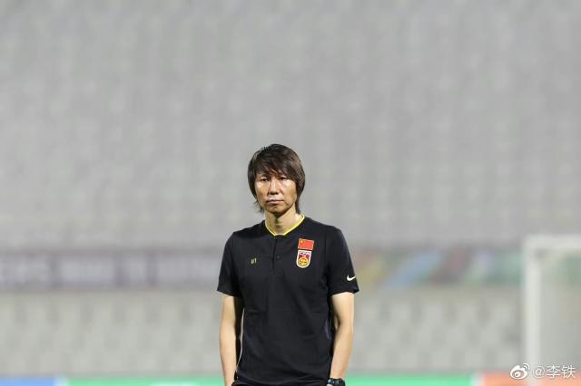 世界杯直播软件下载-李铁：20年从国脚到国足主帅 微笑面对成功或失败