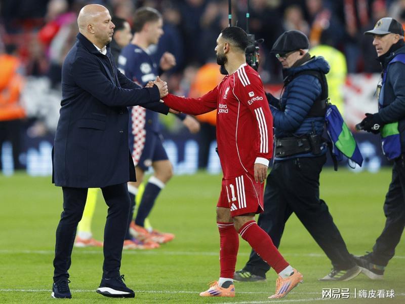 世界杯客户端更新下载-天空体育分析：阿森纳击败曼联，扩大领先优势，曼城维拉均落败