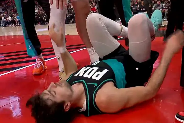 世界杯比赛高清观看-阿夫迪亚首节拿到13分4助攻，开拓者首节33-33战平国王